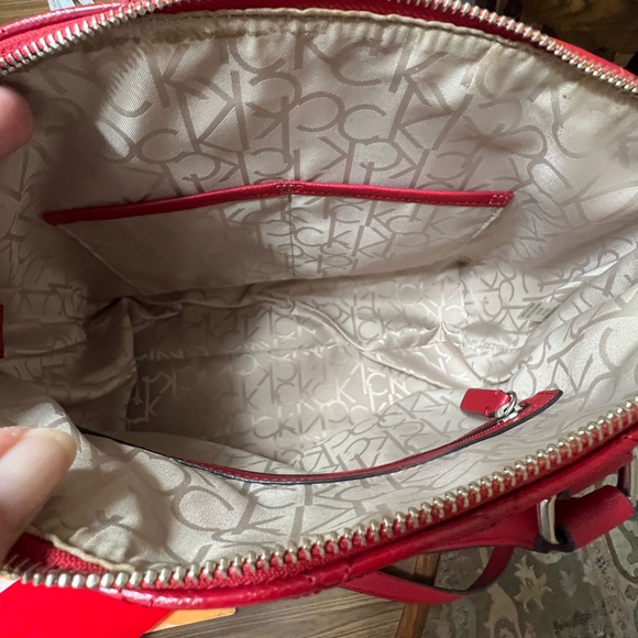 CALVIN KLEIN RED PATENT LEATHER CROSSBODY BAG W/ALL OVER CK LOGO INSIDE AND OUT - Picture 8 of 15